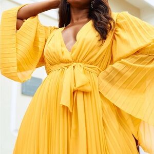 REBDOLLS Anika Wide-Pleated Mini A Line Dress. Size large (10-12).Bright yellow.